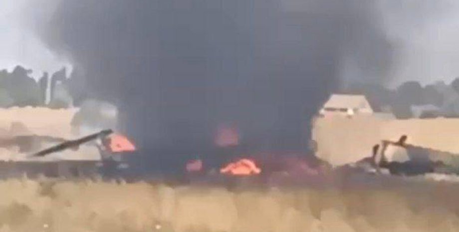 Ми-8, сбитый Ми-8, пылает Ми-8, горит Ми-8