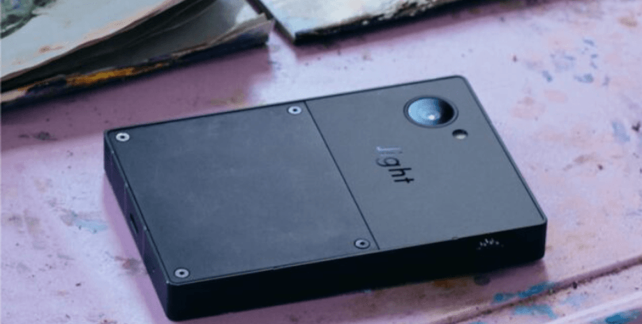 Телефон Light Phone III