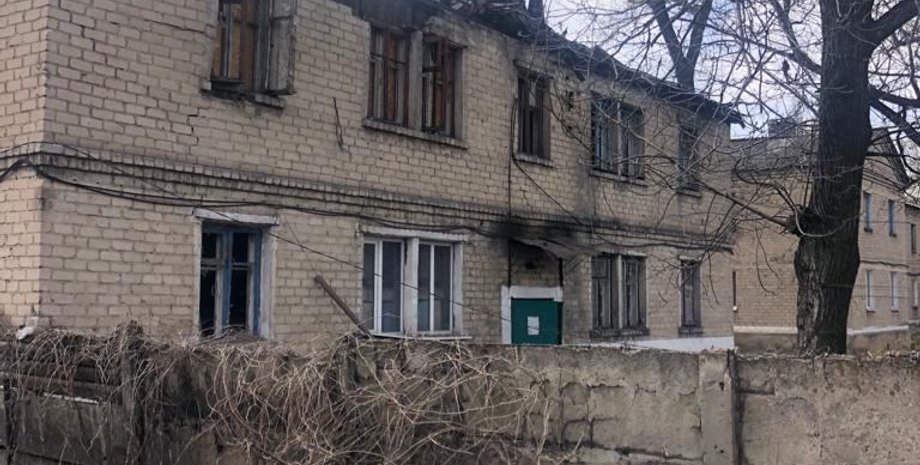 артобрстрелы, разрушенные дома, Украинск, Донецкая область