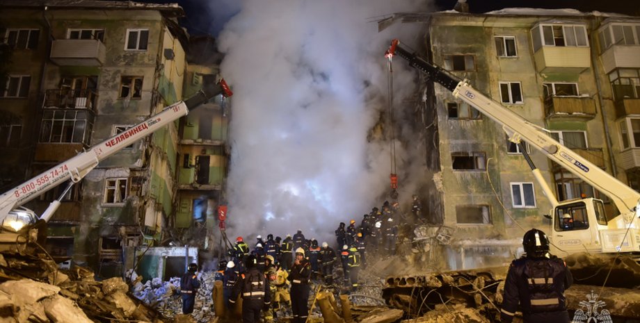 взрыв, новосибирск, газ, взрыв газа, мчс россии, разбор завалов