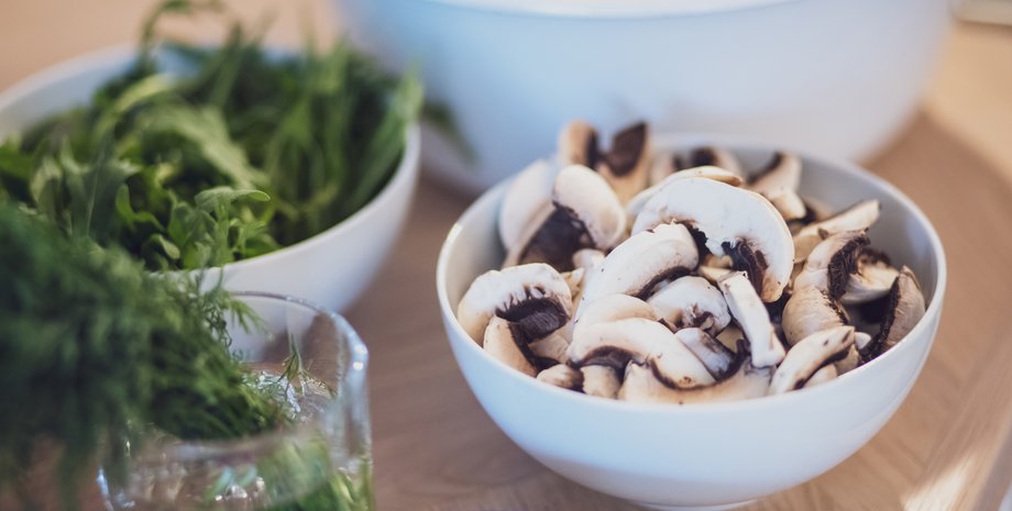 салат з грибами