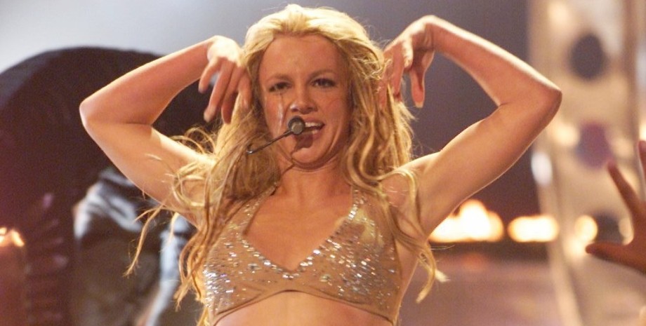 Бритни Спирс,  MTV Video Music Awards, танцы на пилоне