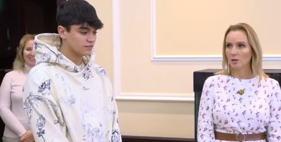 Филип Головня, Мария Львова-Белова, усыновление, Мариуполь, война в Украине