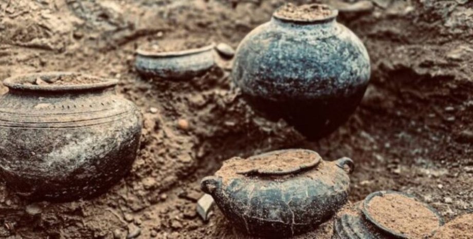 археологи обнаружили древние артефакты