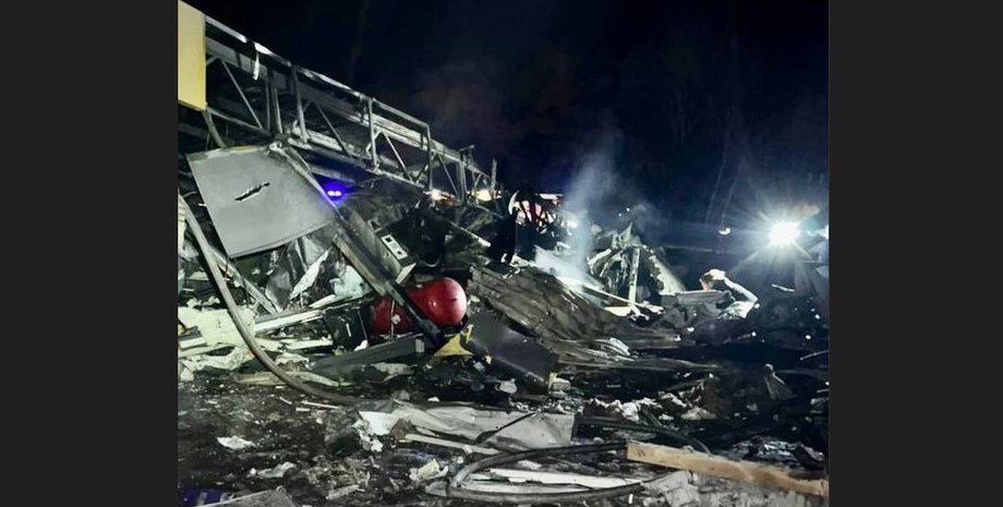 пожар в денпре, обстрел днепра, удар по днепру, российский удар по днепру