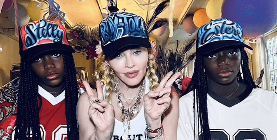 Мадонна Стелла, Естер