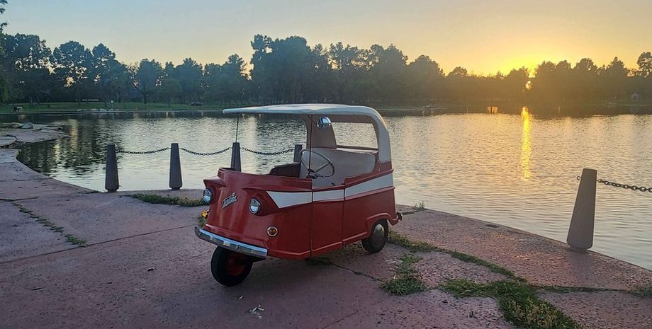 Taylor-Dunn Trident 1961, Taylor-Dunn Trident, старинный электромобиль, американский электромобиль