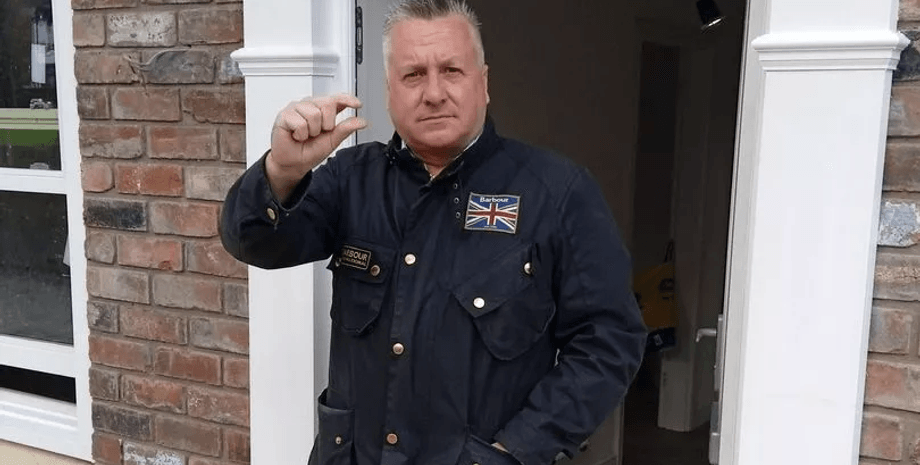 Зменшення будинку, будинок, будівля, підняти дах будинку, занадто високий будинок, шкода навколишньому середовищу, міськрада, гроші, забудовник, план будівництва