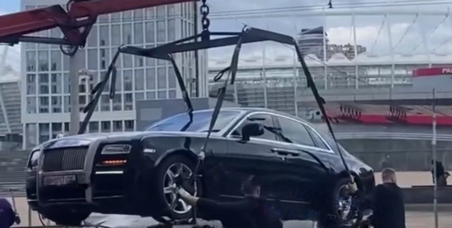 эвакуация роллс-ройс, эвакуаторы в Киеве, парковка в Киеве, Rolls-Royce Ghost