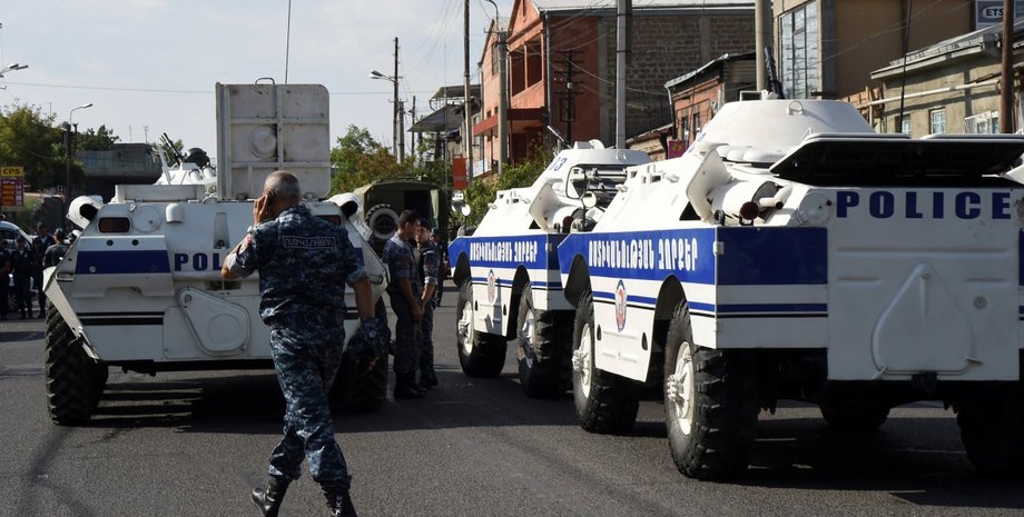 Силовики в Ереване / Фото: Reuters