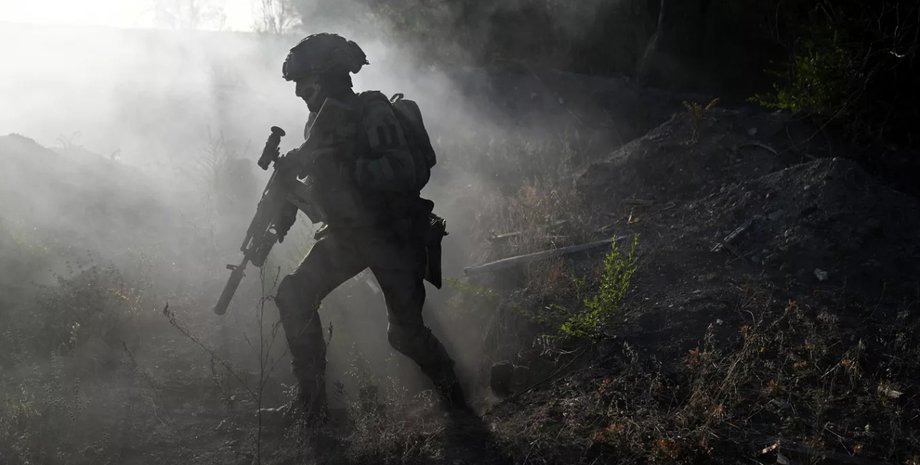 росіяни використовують погоду у боях ЗС РФ займають сіру зону під покровом туману та дощів