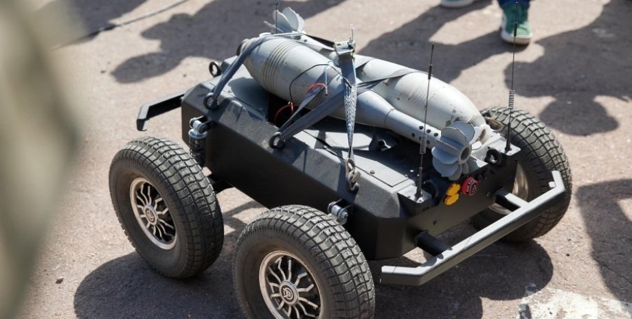 Наземный дрон Наземный дрон, БПЛА, беспилотник