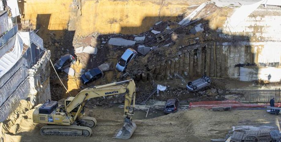 провал, обвалення, рим