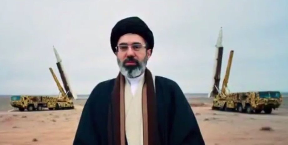 моджтаба хаменеи на фоне ракет