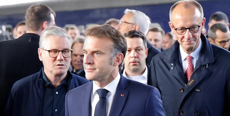 Кір Стармер, Емманюель Макрон та Фрідріх Мерц Кір Стармер, Емманюель Макрон та Фрідріх Мерц під час зустрічі у Києві