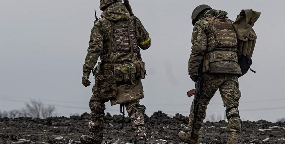 Українські військові