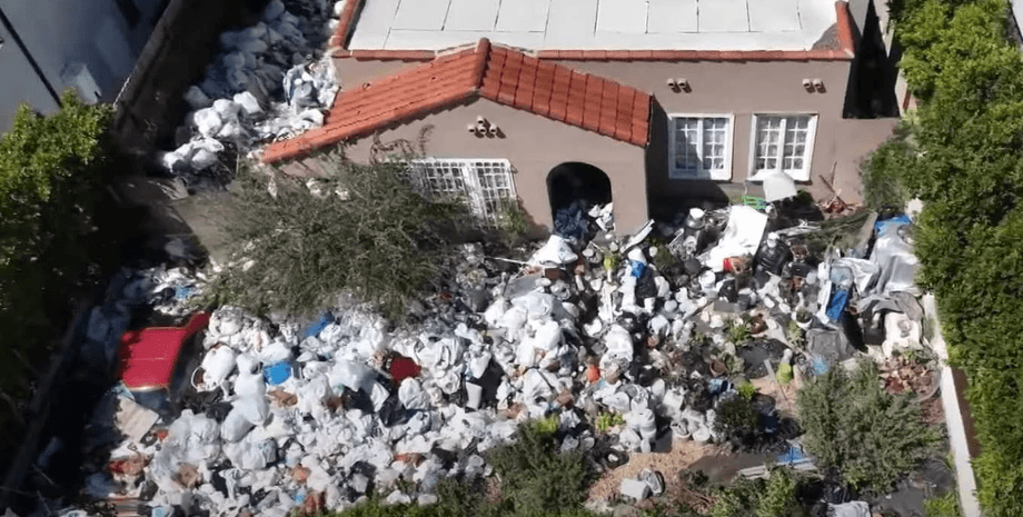 Гора сміття, будинок, нерухомість, імпровізоване звалище, звалище, щури, комахи, ціни на нерухомість, скарги сусідів