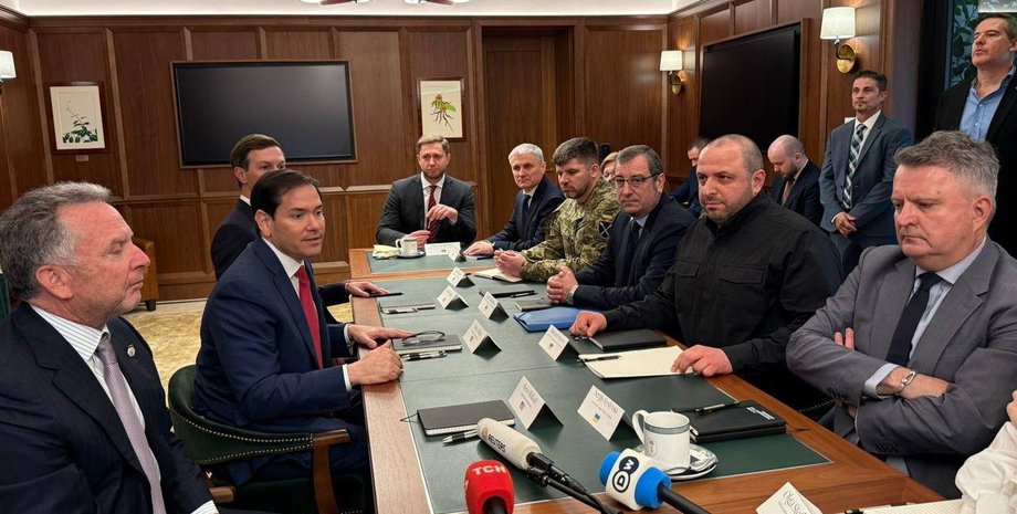 Українська та американські делегації на зустрічі у Флориді делегації України та США