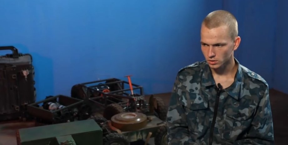 Евгений Гнатюк с дроном "Сирко" наземный дрон, украинский дрон, гнаток дрон, дрон сирко, евгений гнатюк