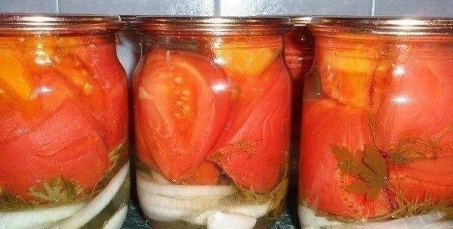 помідори, салат із помідорів, заготовки на зиму
