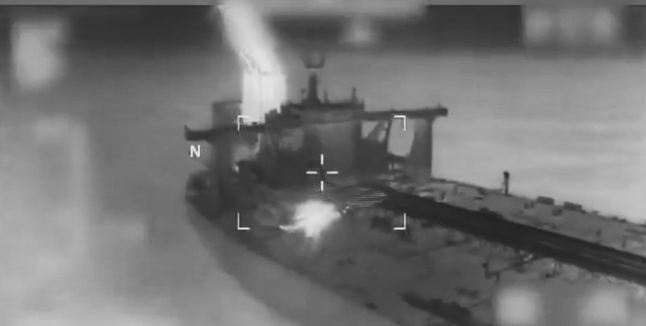 Танкер Bella-1 у момент абордажу