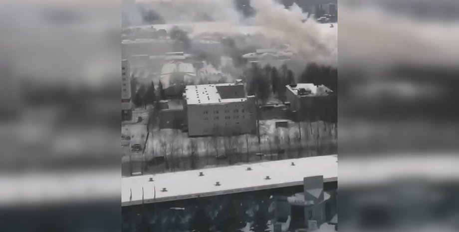 Пожар Казань, пожар Татарстан, пожар танковое училище РФ, чрезвычайное происшествие Татарстан, казарма РФ пожар