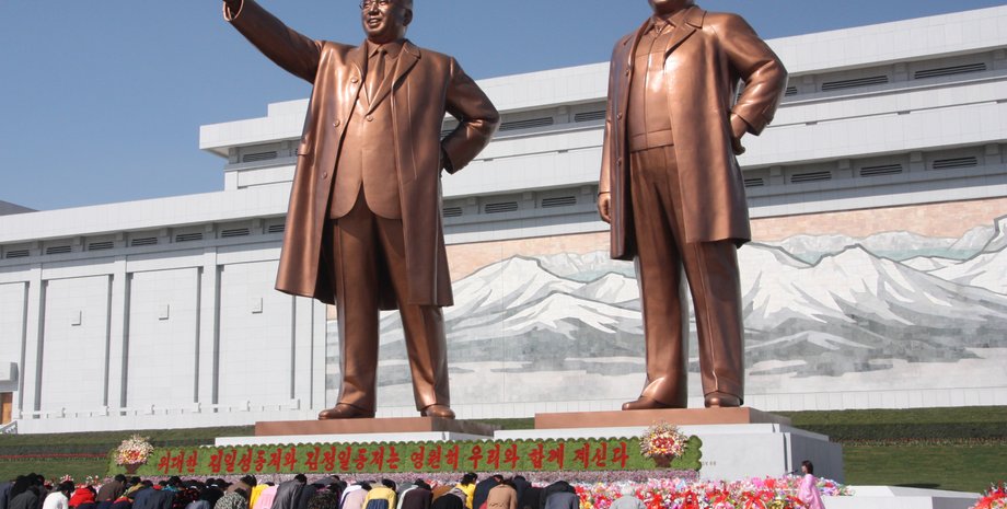 кндр, северная корея, вожди