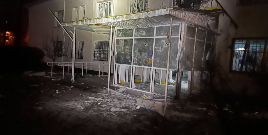 Здание детской поликлиники Здание детской поликлиники