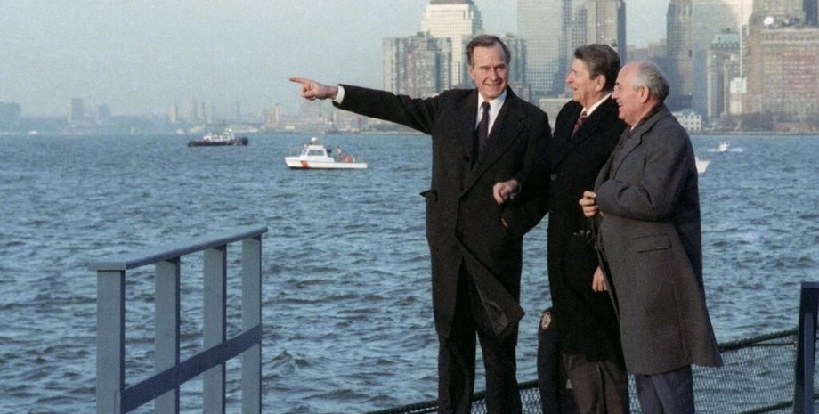 Джордж Буш-старший, Рональд Рейган и Михаил Горбачев