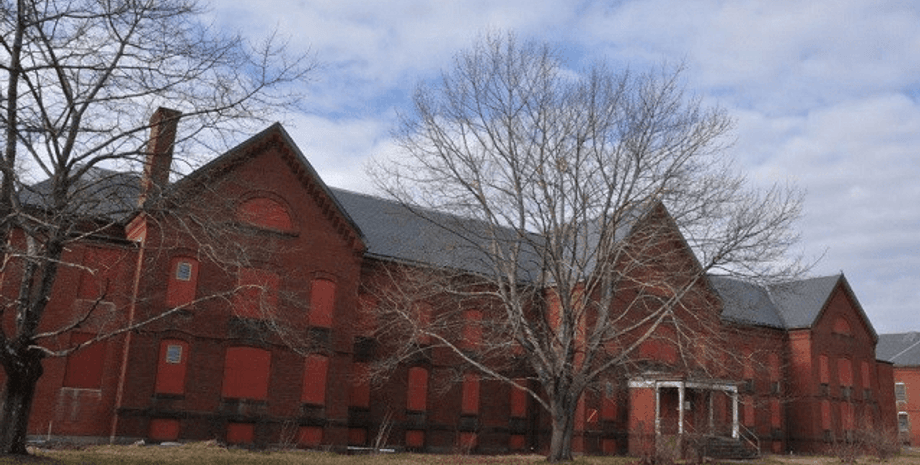 Здесь снимали "Остров проклятых": какие секреты хранит заброшенная психбольница Мэдфилд