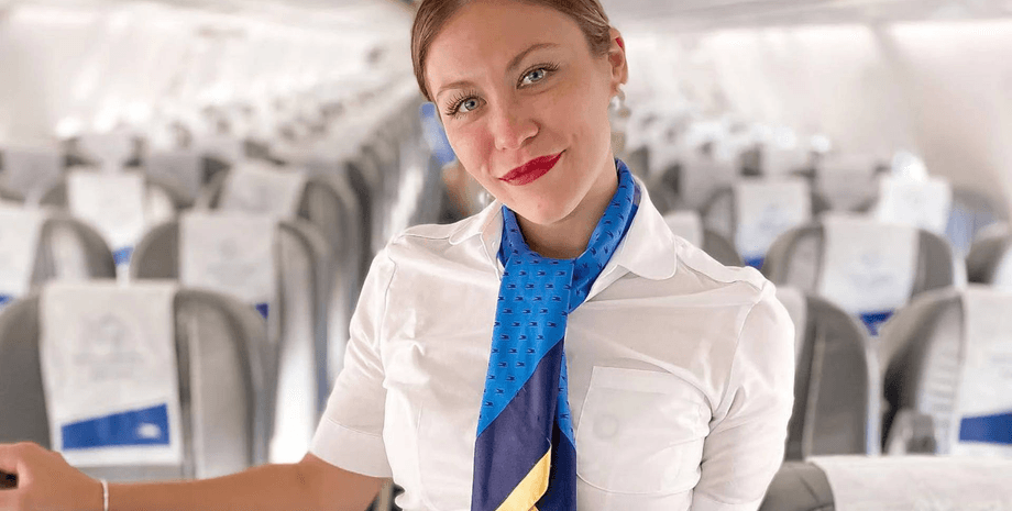 Стюардеса, не слід плескати, оплески під час посадки, пасажири аплодують, поради стюардеси, приземлення літака
