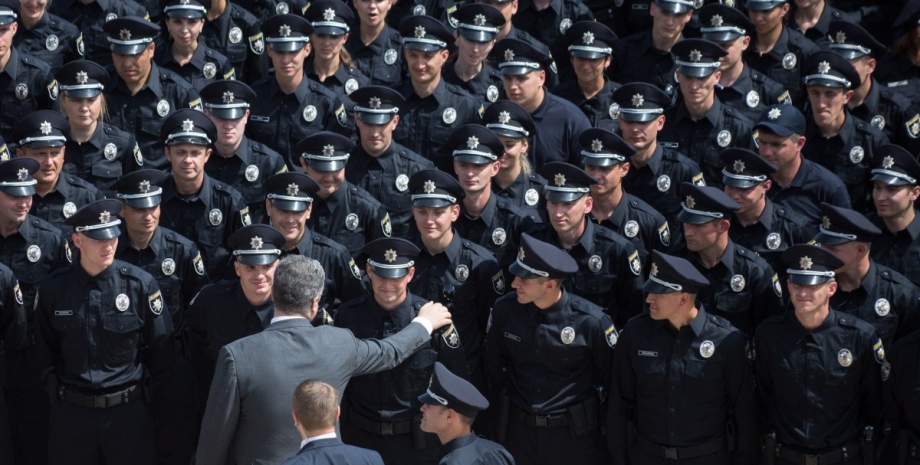 Сколько в Украине полицейских