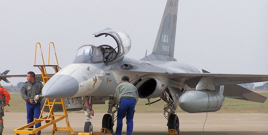 самолет Ching-Kuo, известный также, как Indigenous Defence Fighter