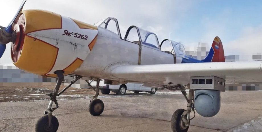 Самолет Як-52Б2