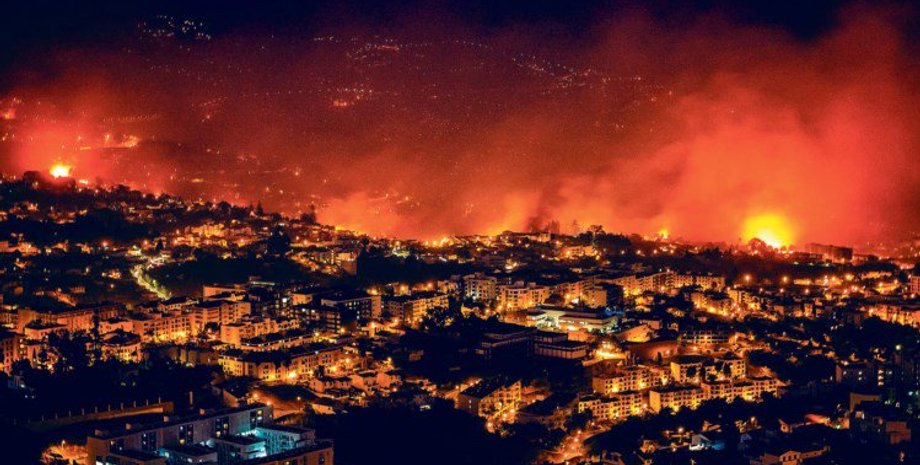 Горящая Мадейра / Фото: Twitter
