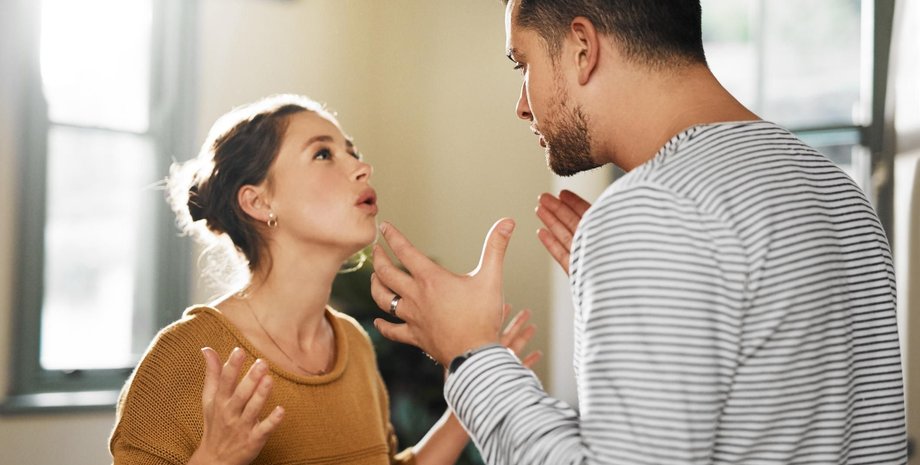 Подружня зрада, жінка переплутала джинси коханця зі штанами свого чоловіка, курйози, скандал