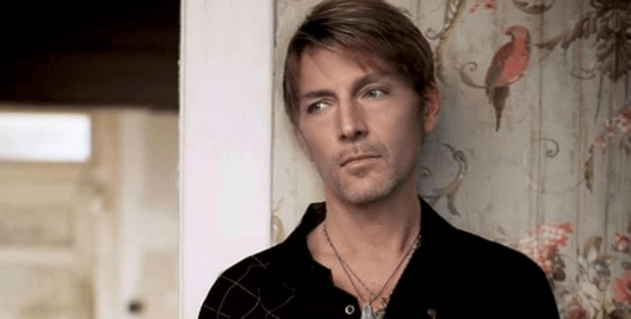 Мужчина, дом, стена,