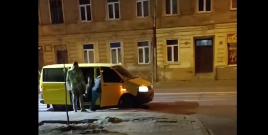 автобус во львове автобус львовского тцк