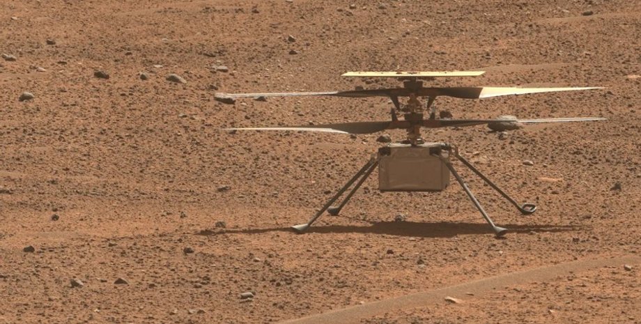 вертолет Ingenuity