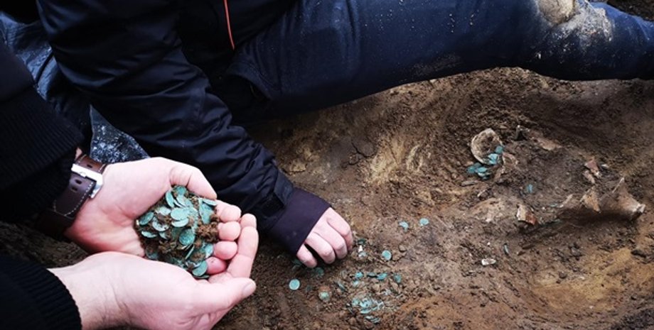 клад, Венгрия, Будапешт, Средневековье, монеты, находка