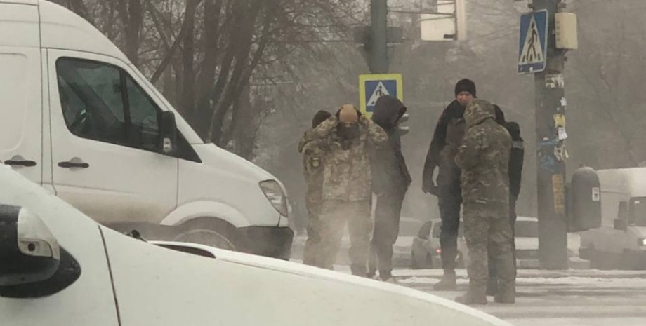 На Сумщині чоловік розпилив газ в обличчя працівнику ТЦК, також постраждав поліцейський