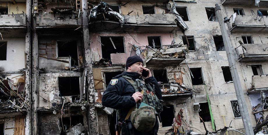 разрушенный дом, поврежденная квартира