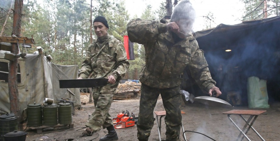 В Міноборони кажуть, що не перевіряють якість консервних виробів, які постачають...