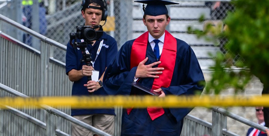 Беррон Трамп, випускник