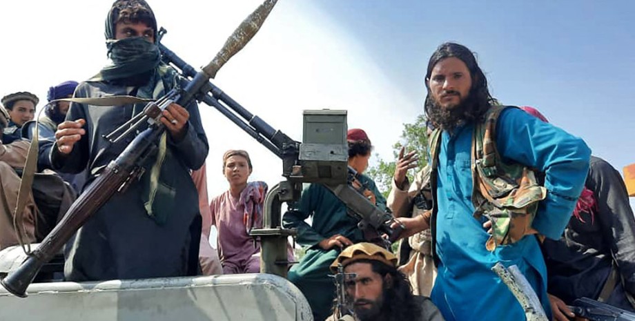 Le mouvement taliban, qui a une relation tendue avec tous les voisins, qui viole...