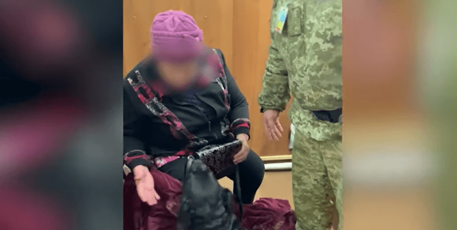 бабушка, россия, граница, марихуана, травка, пенсионерка, пенсионерка, бутылки с травкой