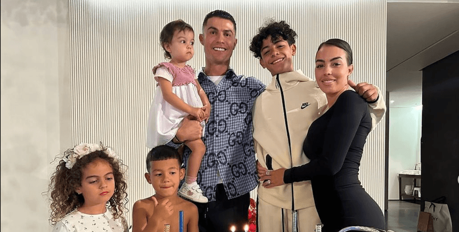 Криштиану Роналду невеста, криштиану роналду день рождения, джорджина родригес, дети криштиану роналду