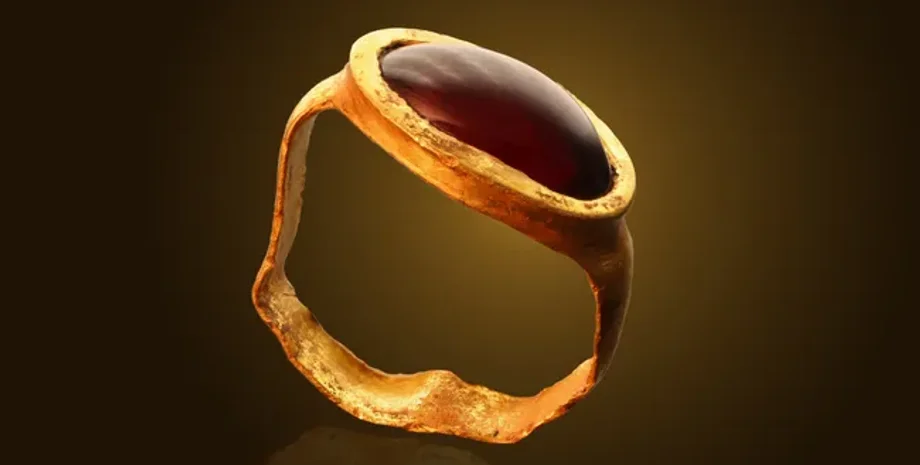 золотий перстень прикраса знахідка