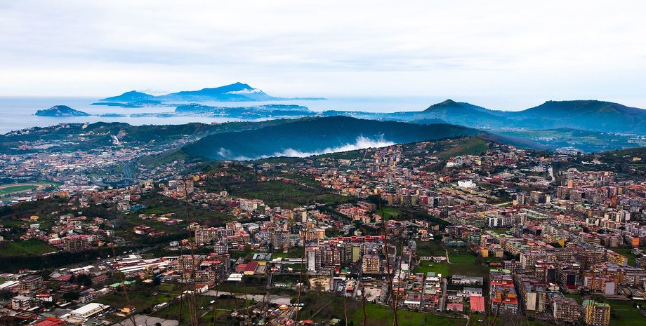 вулкан Кампи Флегрей