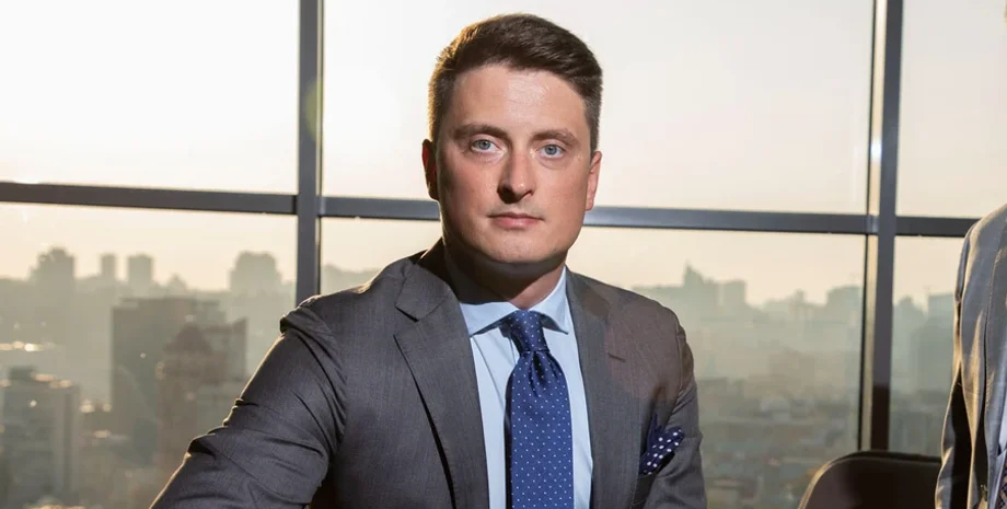 Condividi: Secondo lui, nello spazio pubblico si cerca di imporre collegamenti f...